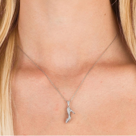 18k Diamond Cinderella Glass Slipper Necklace - Picture 5 of 9